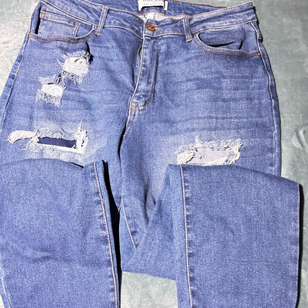 Woman’s Blue Jeans - Picture 2 of 2